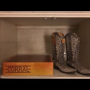 They don’t fit. I hv them in the correct sz & love